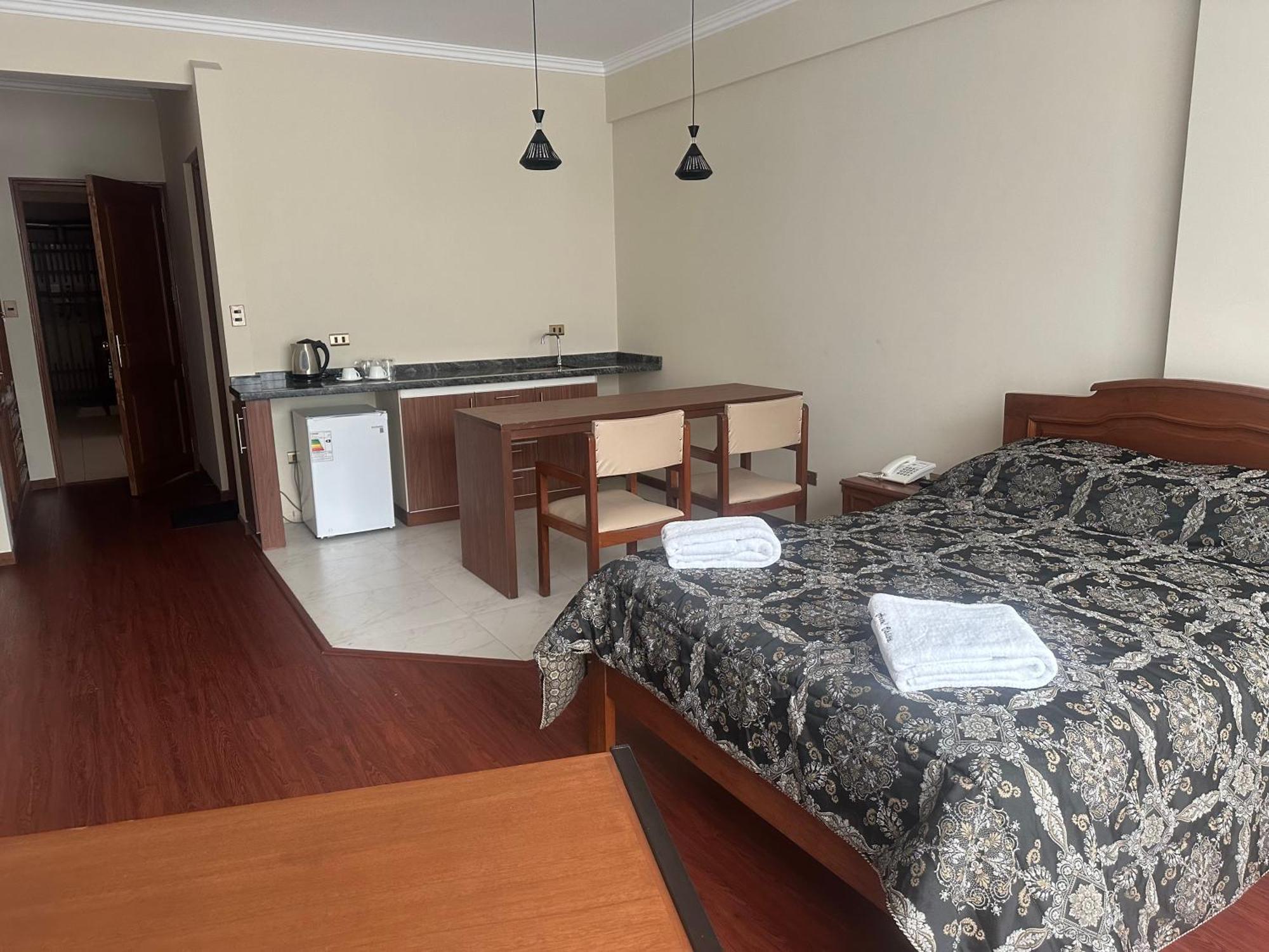 Hotel Oblitas Кочабамба Екстериор снимка
