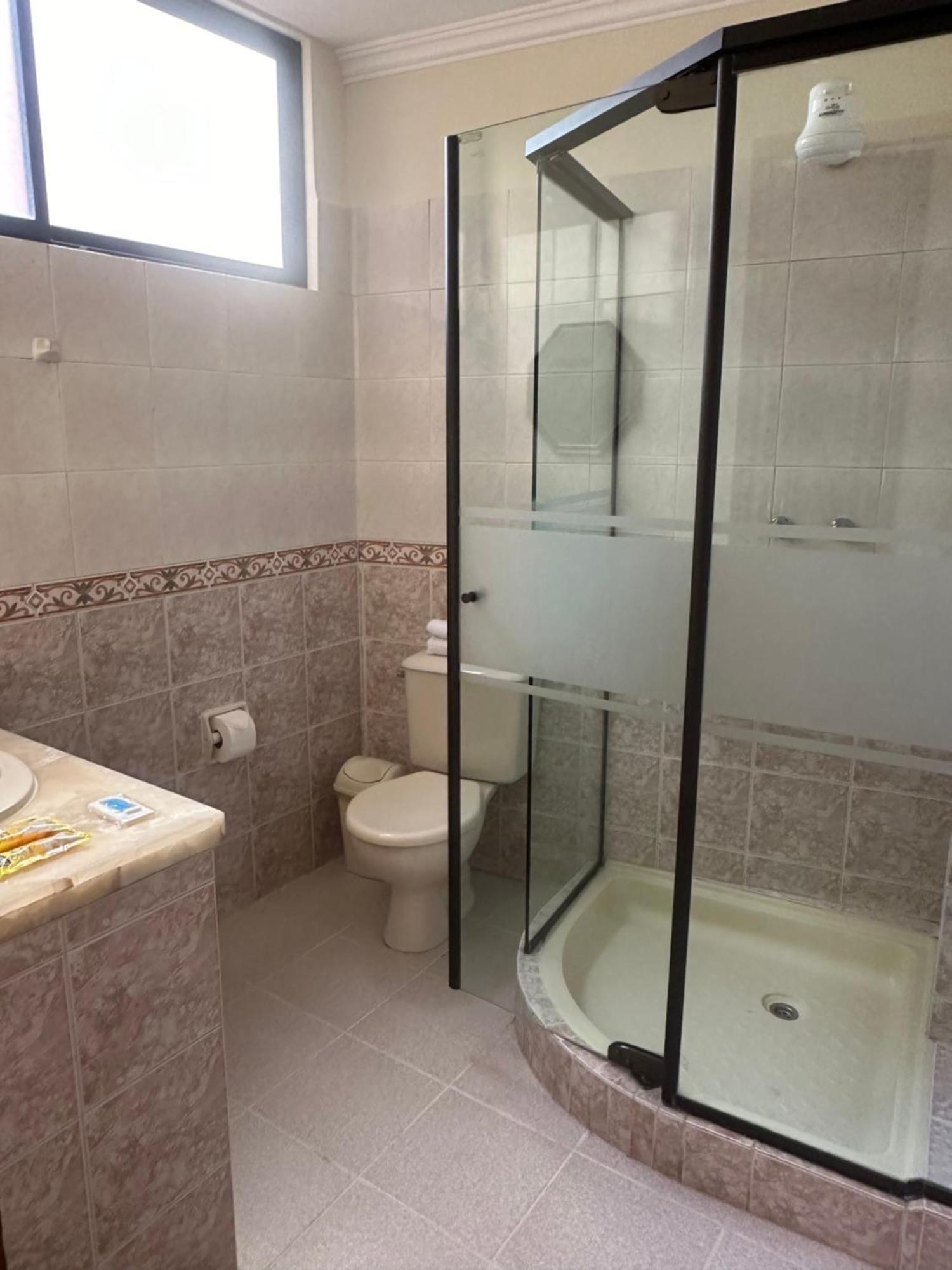 Hotel Oblitas Кочабамба Екстериор снимка
