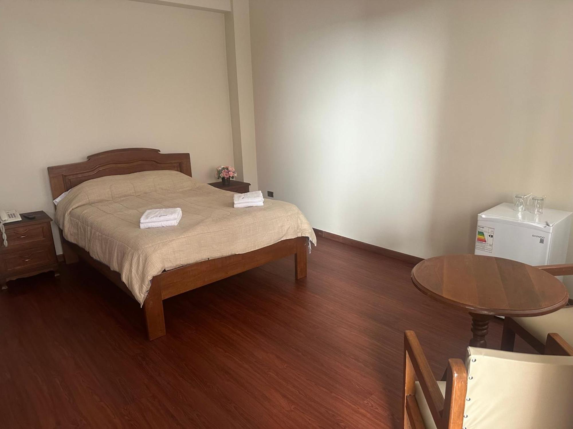 Hotel Oblitas Кочабамба Екстериор снимка