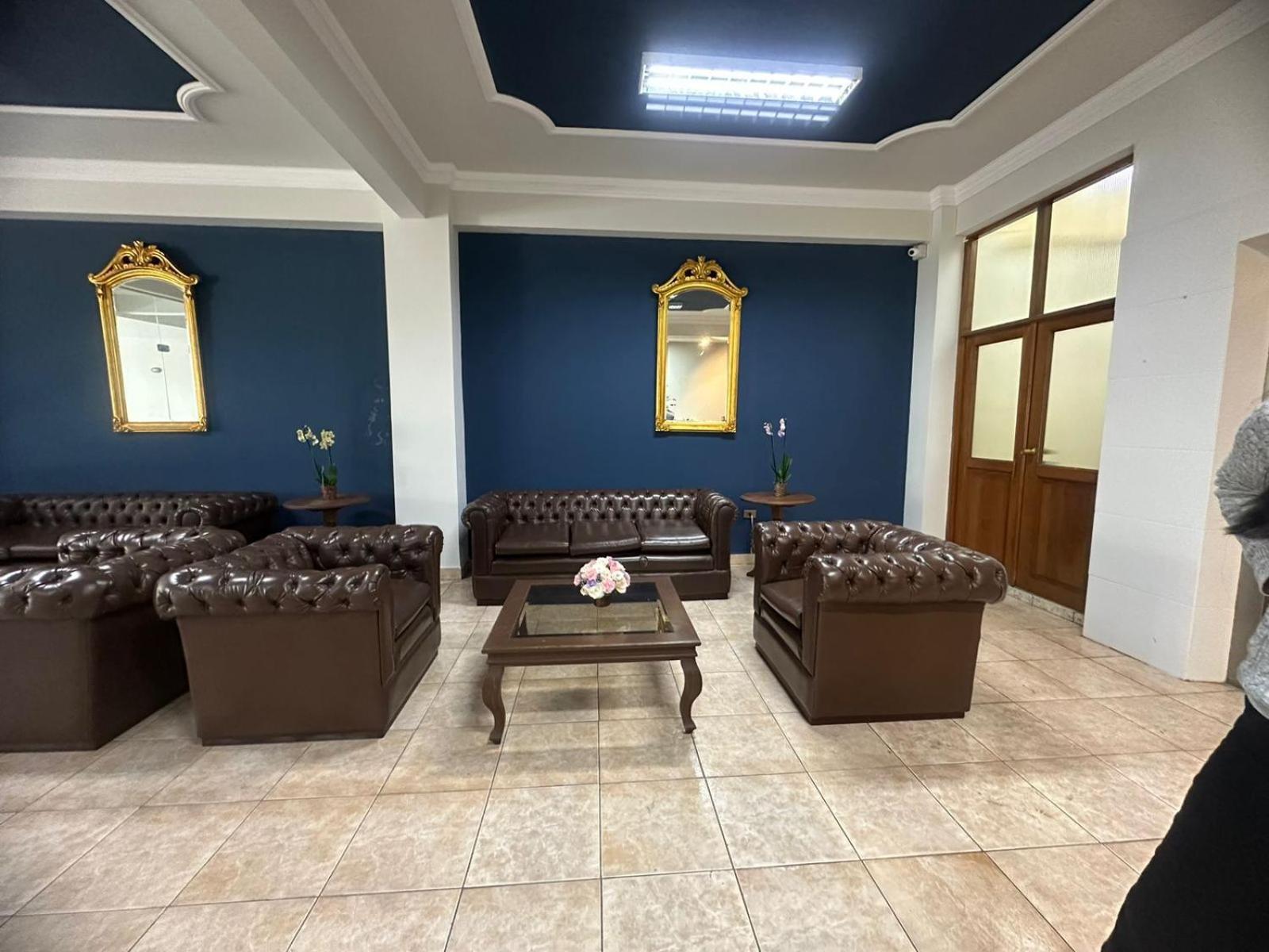 Hotel Oblitas Кочабамба Екстериор снимка