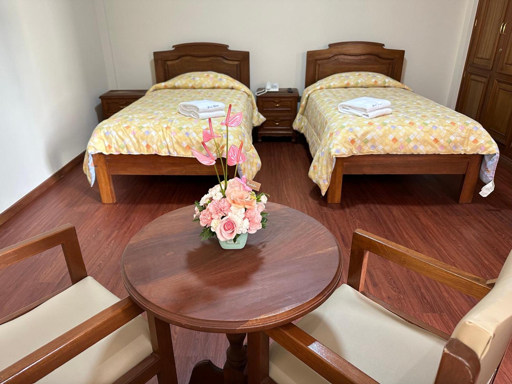 Hotel Oblitas Кочабамба Екстериор снимка