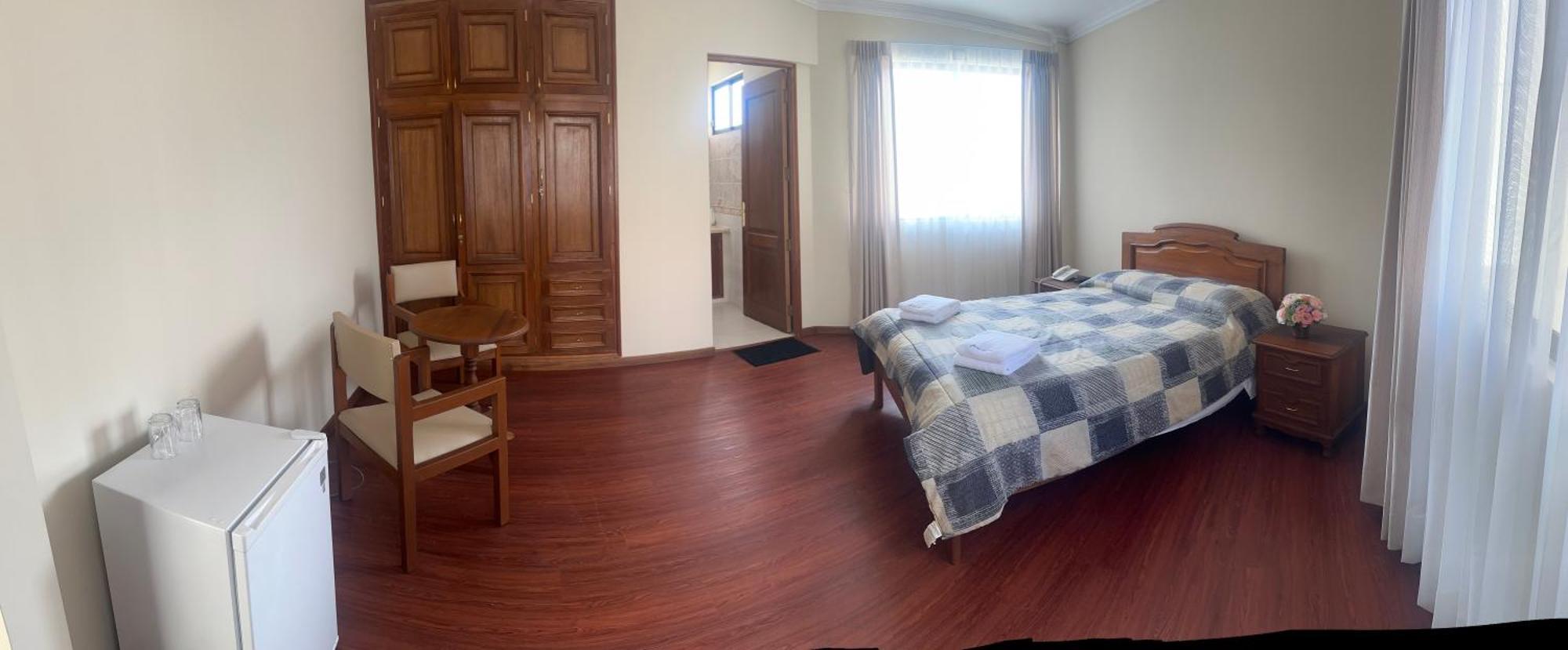 Hotel Oblitas Кочабамба Екстериор снимка