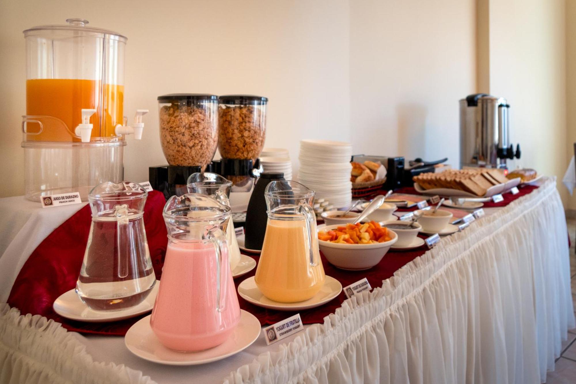 Hotel Oblitas Кочабамба Екстериор снимка
