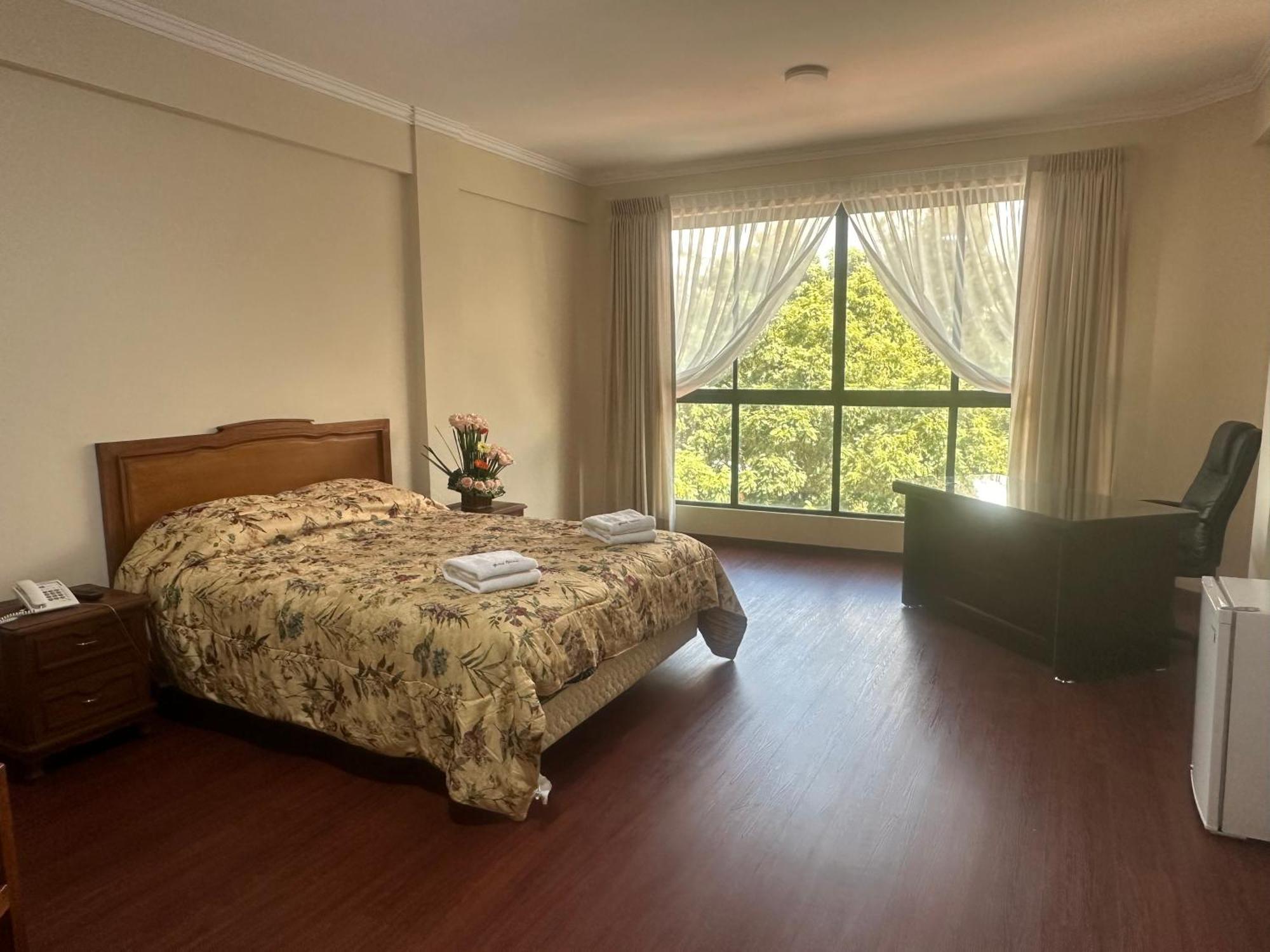 Hotel Oblitas Кочабамба Екстериор снимка