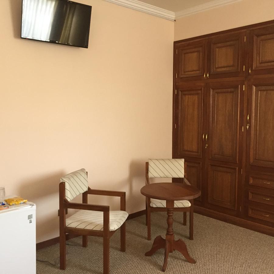 Hotel Oblitas Кочабамба Екстериор снимка