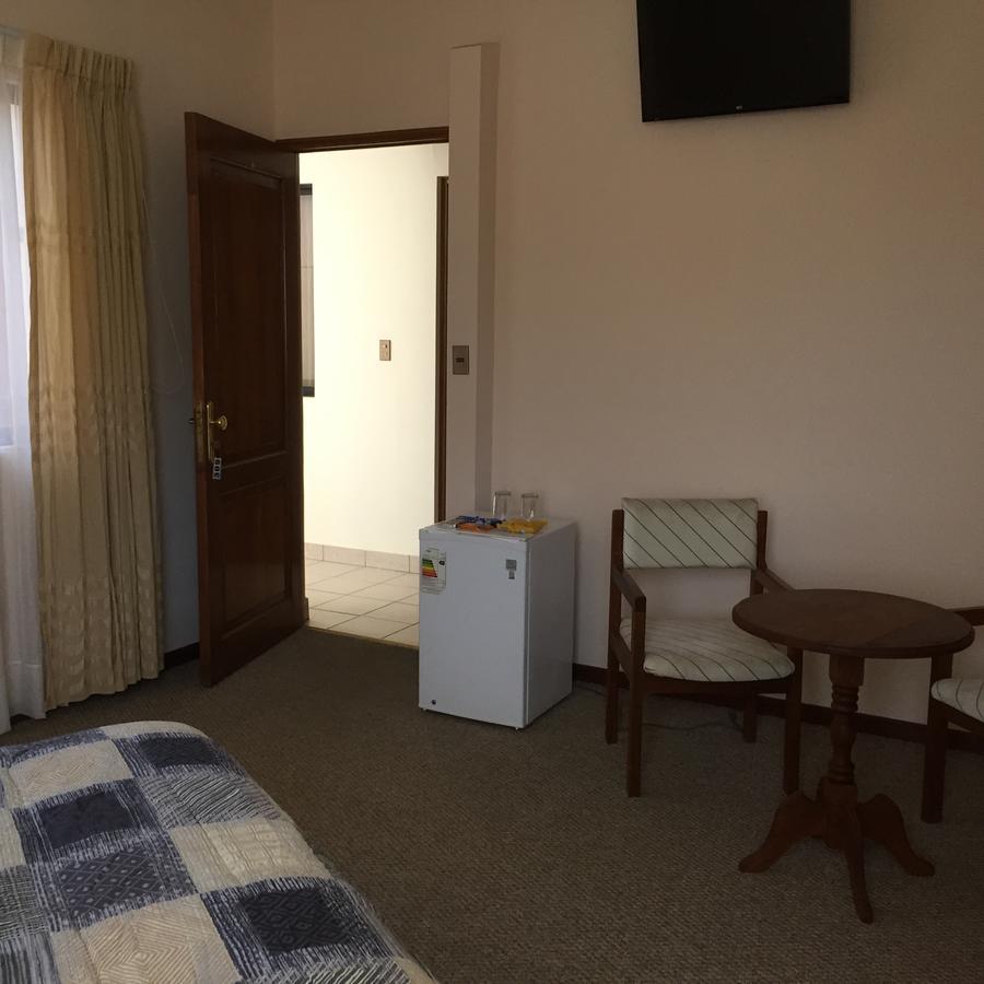Hotel Oblitas Кочабамба Екстериор снимка