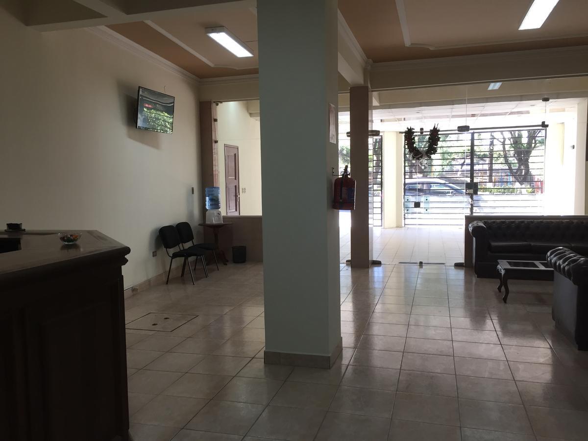 Hotel Oblitas Кочабамба Екстериор снимка