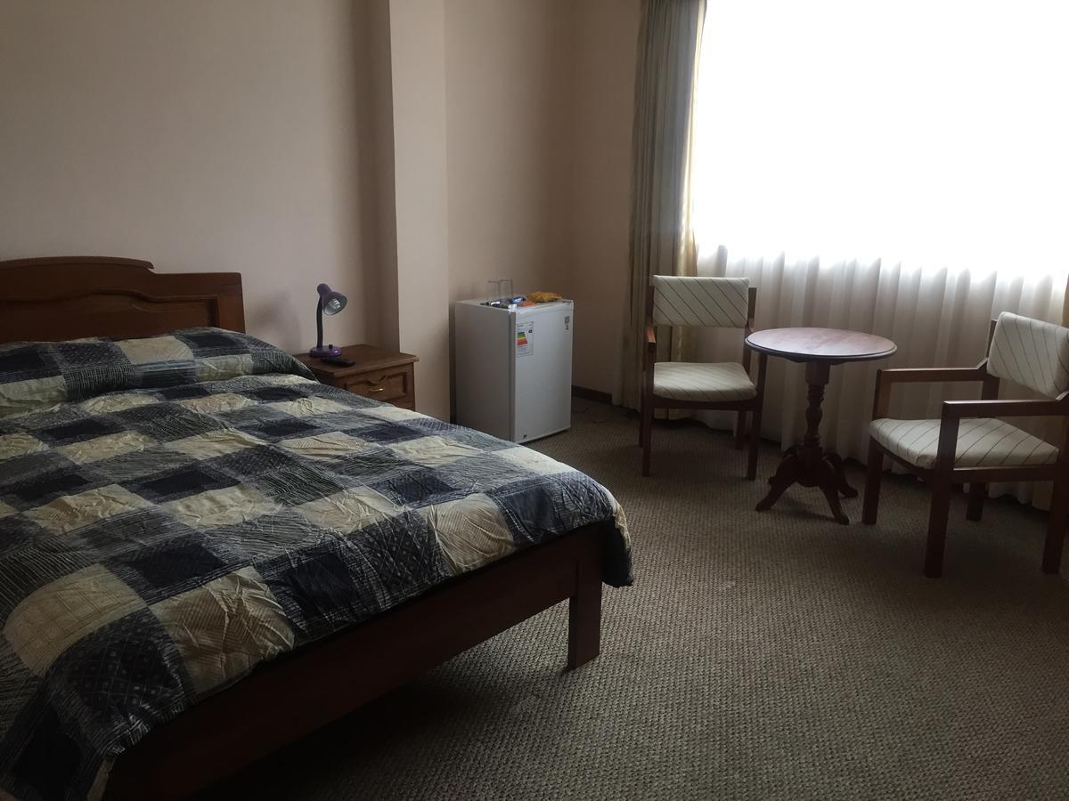 Hotel Oblitas Кочабамба Екстериор снимка